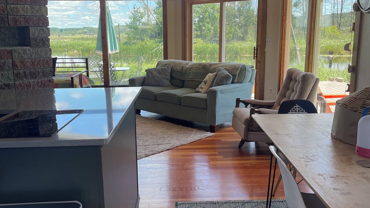 Arcadia Cabin | Charming 2-bedroom waterfront cabin with AC, WiFi in serene Arcadia