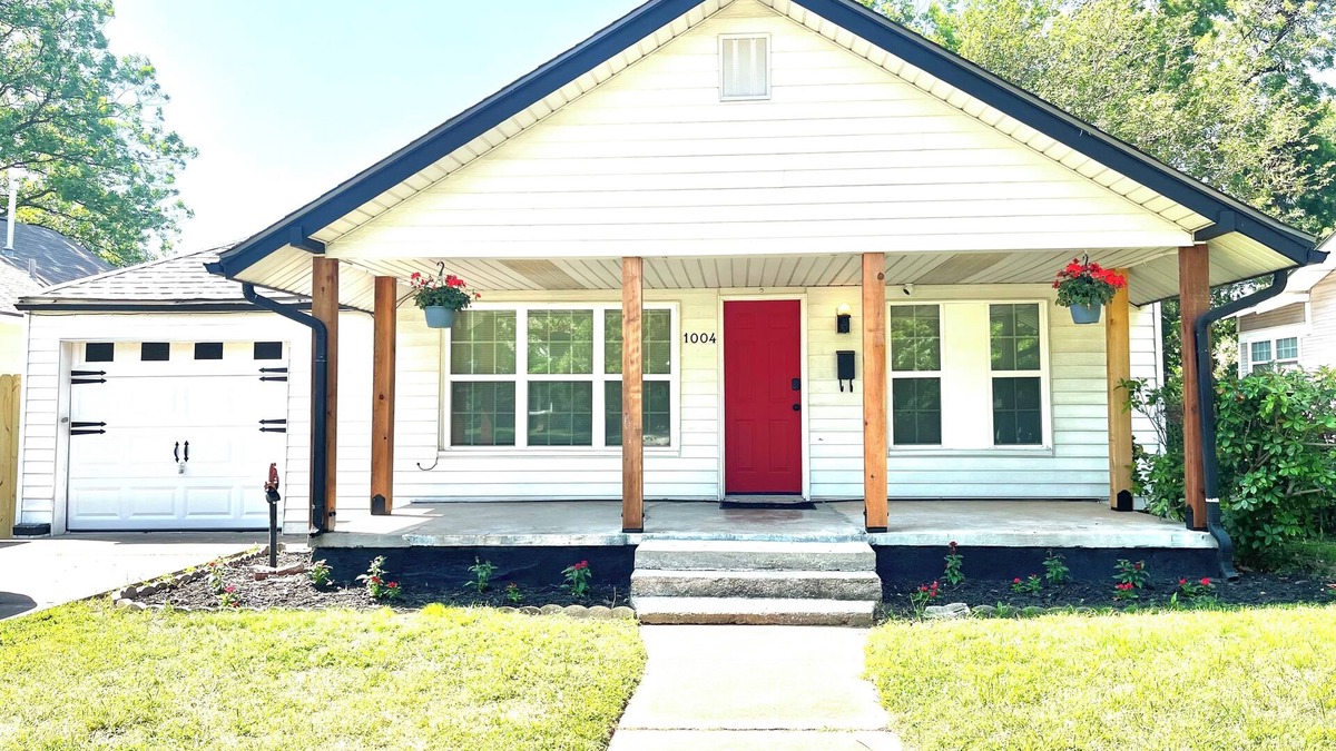 Lawton House | Charming 2-BR Home in Lawton’s Historic Old Town North, Minutes from Fort Sill