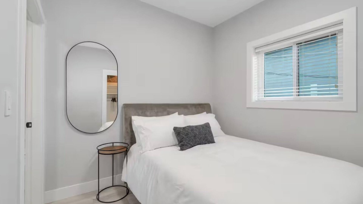 Sunset House | Charming 2 BR Lane way home