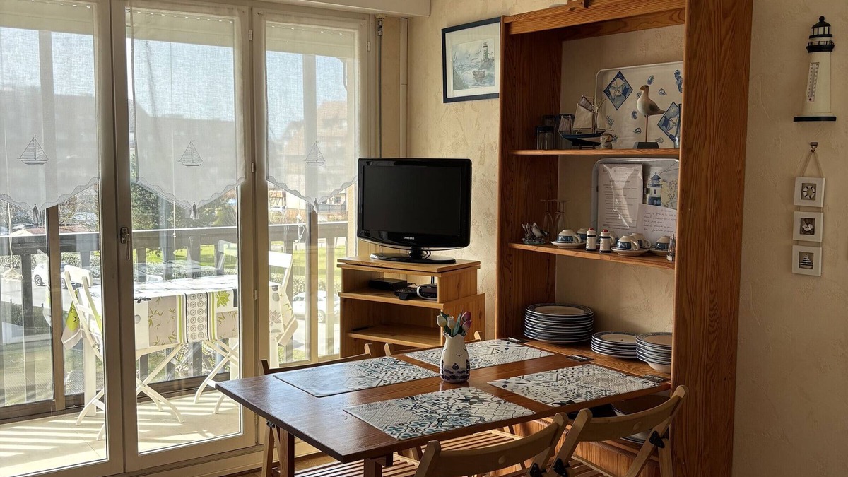 Villers-sur-Mer Apartment | Charming 2-room apartment with loggia steps from the beach, parking, fully equipped