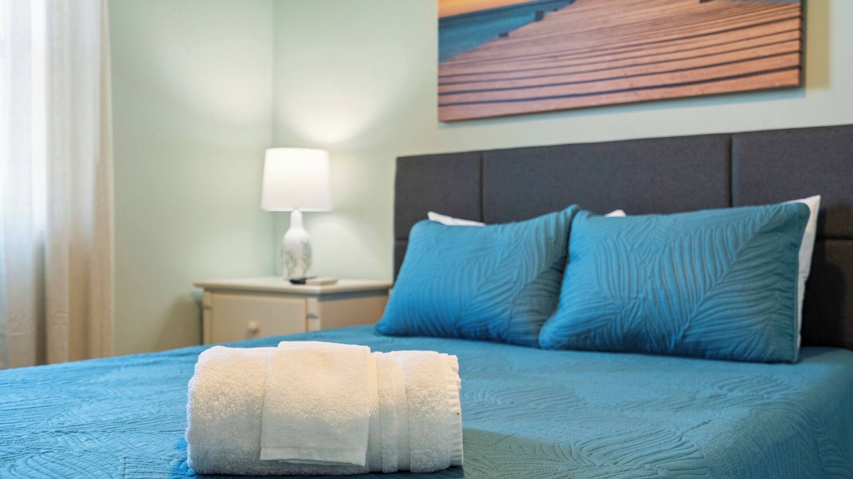 McCutcheon Field Condo | Charming 2BR/2BA Beach Condo Steps from North Topsail Beach