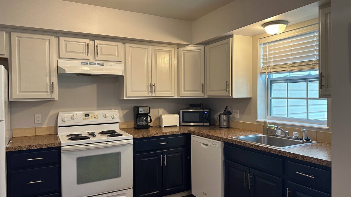 St. Robert House | Charming 2BDR: 5 Min to Fort Leonard Wood