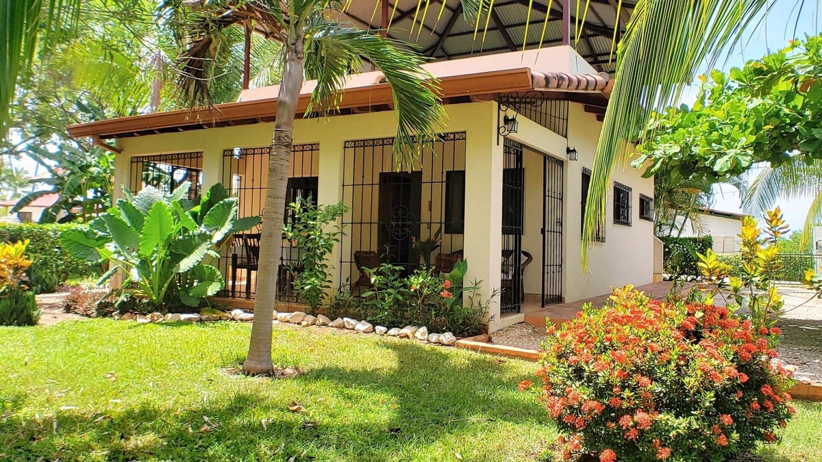 Junquillal Villa | Charming 2BDR beach house