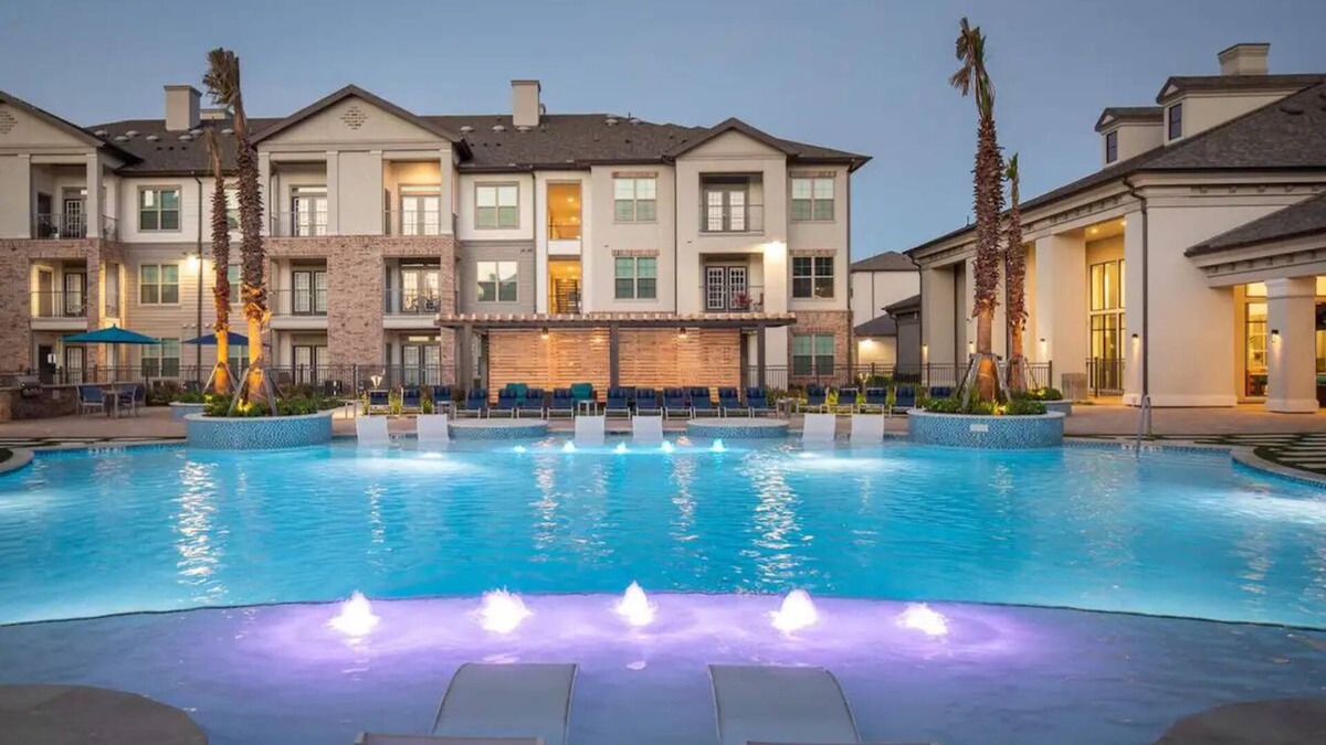 Missouri City Apartment | Charming 2BR/2BA Apt with Attached Garage, Pool, Fitness Center & Prime Location