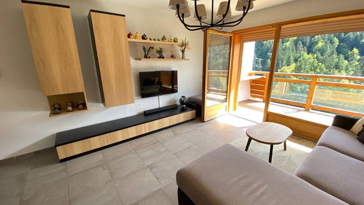 Saint-Jean-de-Sixt Apartment | Charming 2BR Apartment with Sleeping Nook, South-Facing Balcony, Garage & Ski Locker