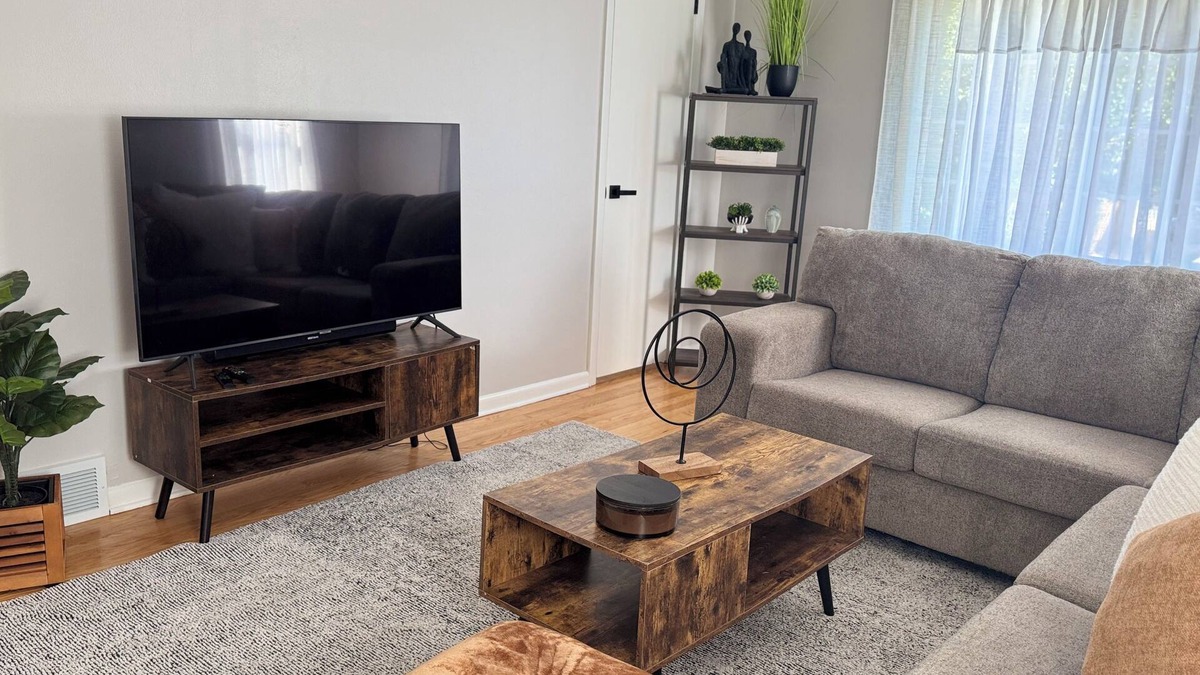 Milwaukee House | Charming 2BR Home with Patio & On-Site Gym in Milwaukee