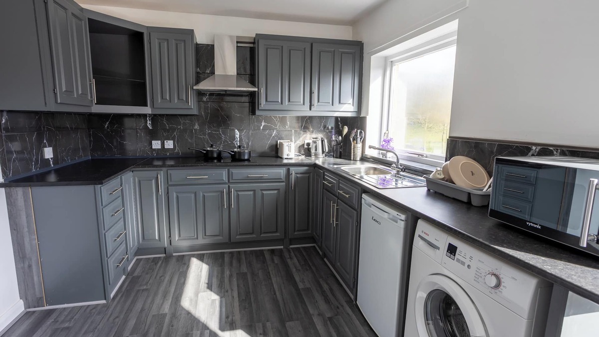 Carlisle House | Charming 2BR Maisonette in Carlisle Center with Spacious Parking