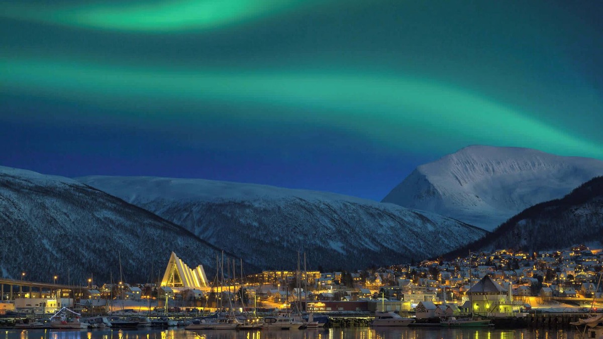 Tromso Apartment | Charming 2BR Tromso Home Wi-Fi & heater