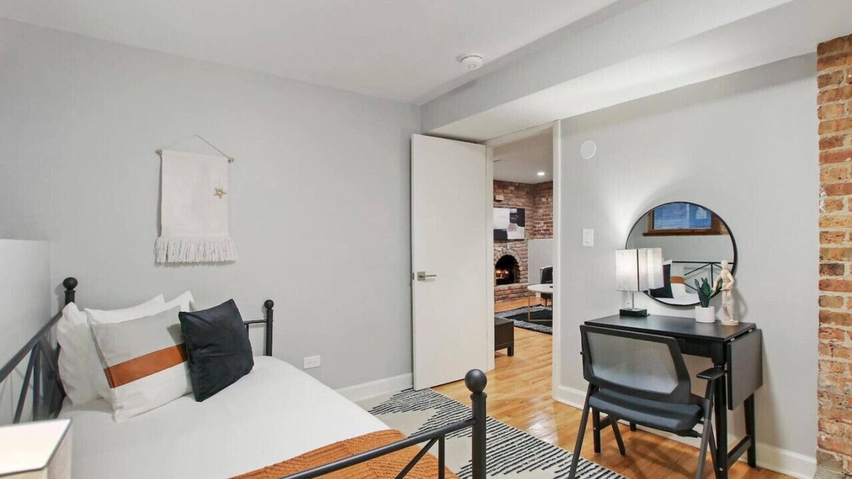 Lake View East Apartment | Charming 2BR Urban Oasis in the Heart of Chicago