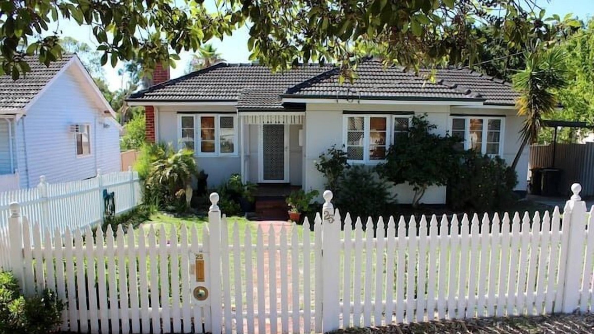 East Victoria Park Cottage | Charming 3 bedroom Cottage close to Perth CBD, Perth Airport and Curtin Uni