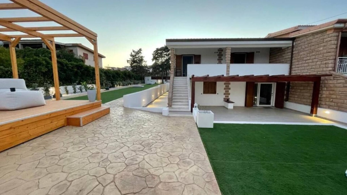 Siniscola Apartment | Charming 3-bedroom apartment in quaint S'Ena e Sa Chitta with large garden