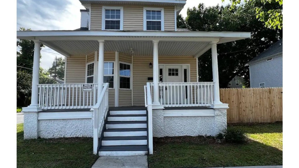 Portsmouth House | Charming 3-Bdrm Gem! Sleeps 6, Near Casino & All