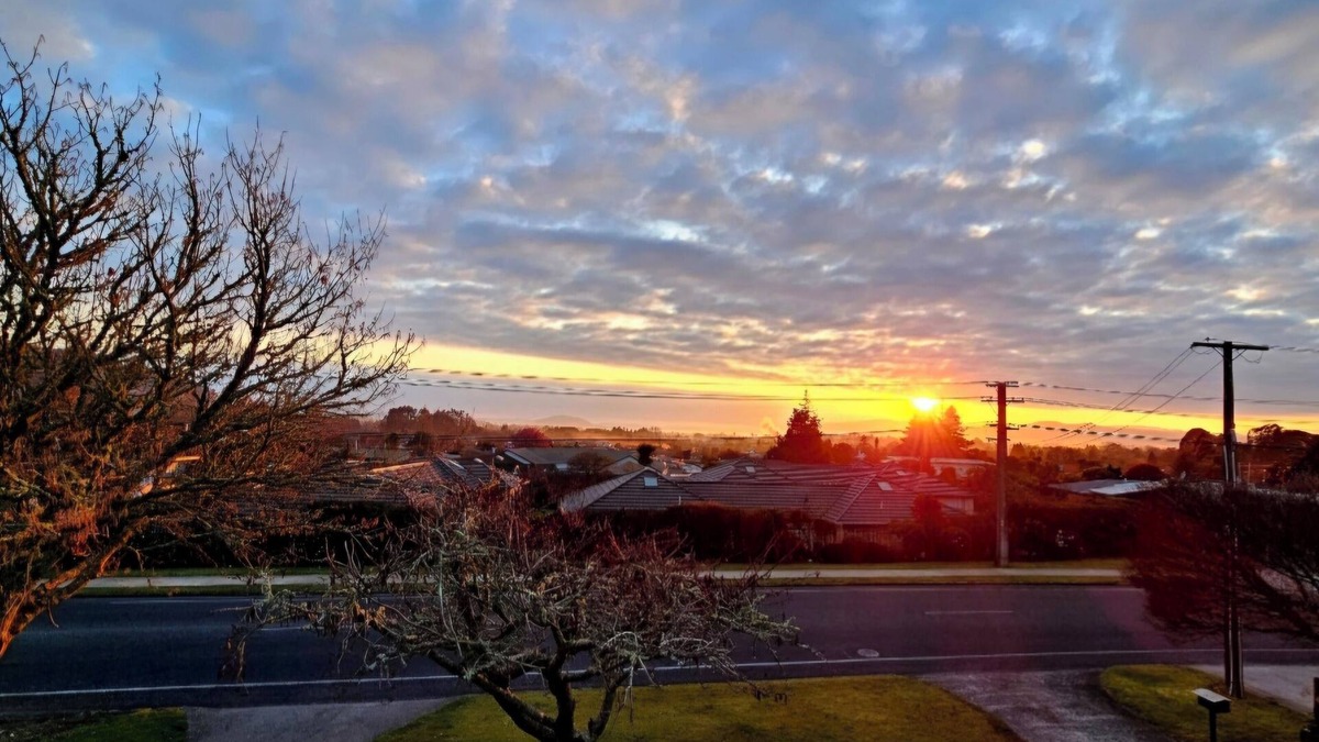 Pukehangi House | Charming 3-bedroom house, close to all amenities, Redwoods, city and attractions