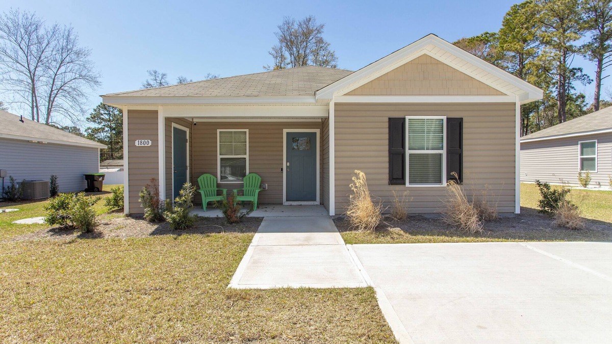 Ocean Isle Beach Cottage | Charming 3-bedroom cottage with WiFi, AC in lovely Ocean Isle Beach
