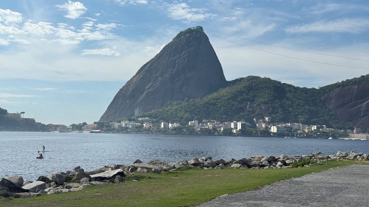 Flamengo Apartment | Charming 3-bedroom apartment with AC and WiFi in vibrant Flamengo Rio de Janeiro