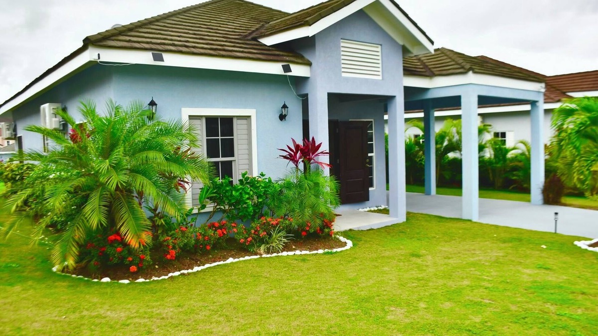 Boscobel House | Charming 3-bedroom house with AC and WiFi in welcoming St. Mary Parish