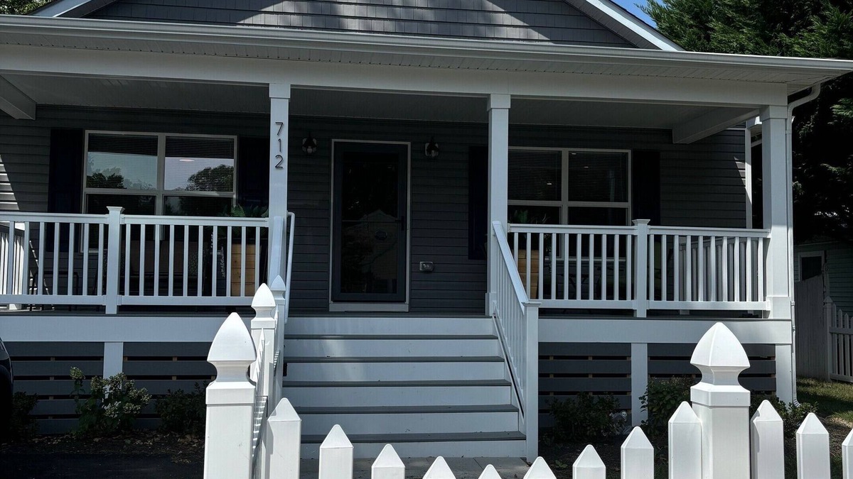 Issue House | Charming 3-bedroom house with WiFi, AC in delightful Colonial Beach