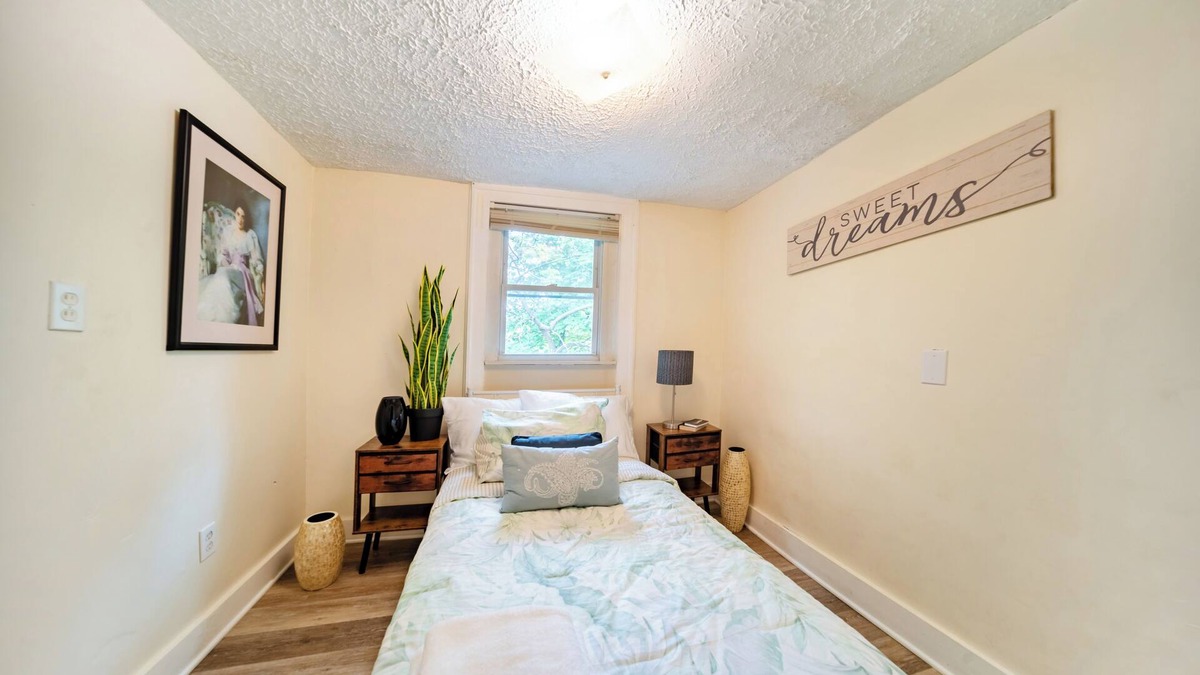 Cuyahoga Falls House | Charming 3-bedroom house in Cuyahoga Falls with AC