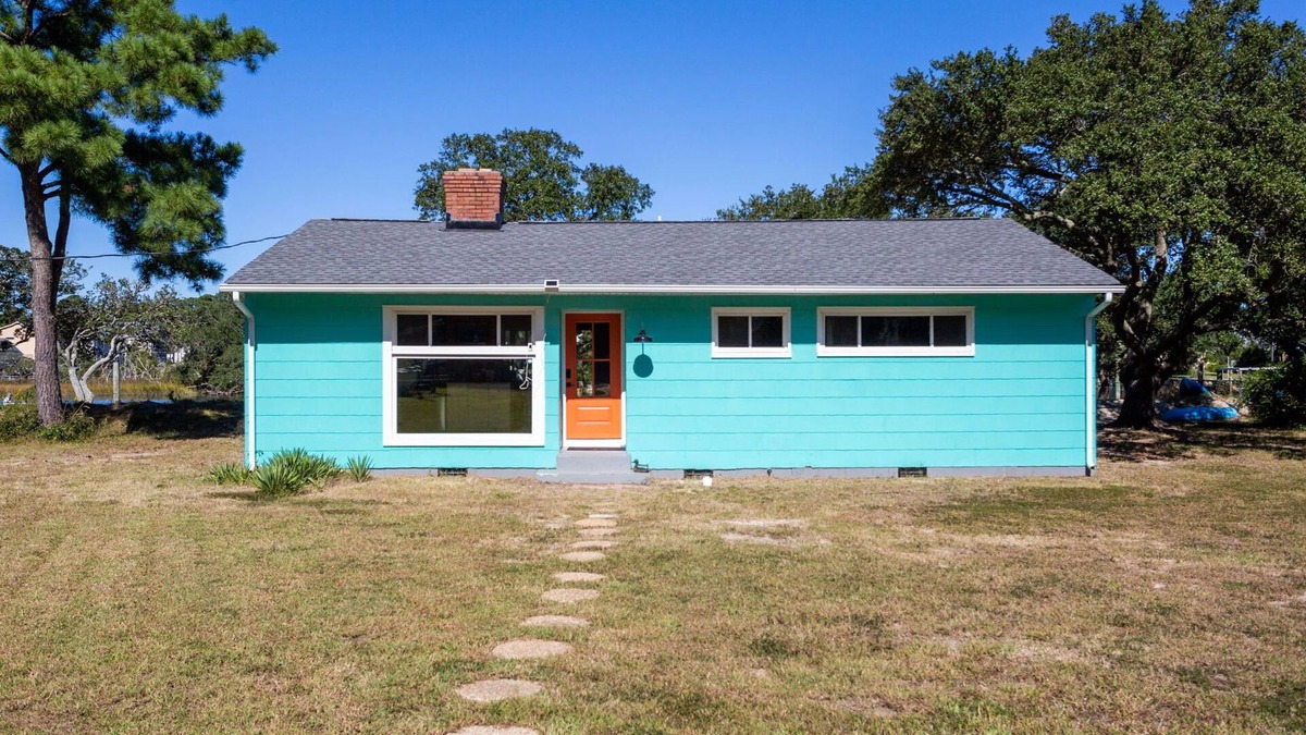 Northeast Virginia Beach Cottage | Charming 3 bedroom cottage in beautiful VB with Deepwater access, New dock