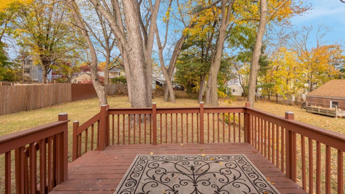 Hartford House | Charming 3-bedroom house in lovely West Hartford with WiFi