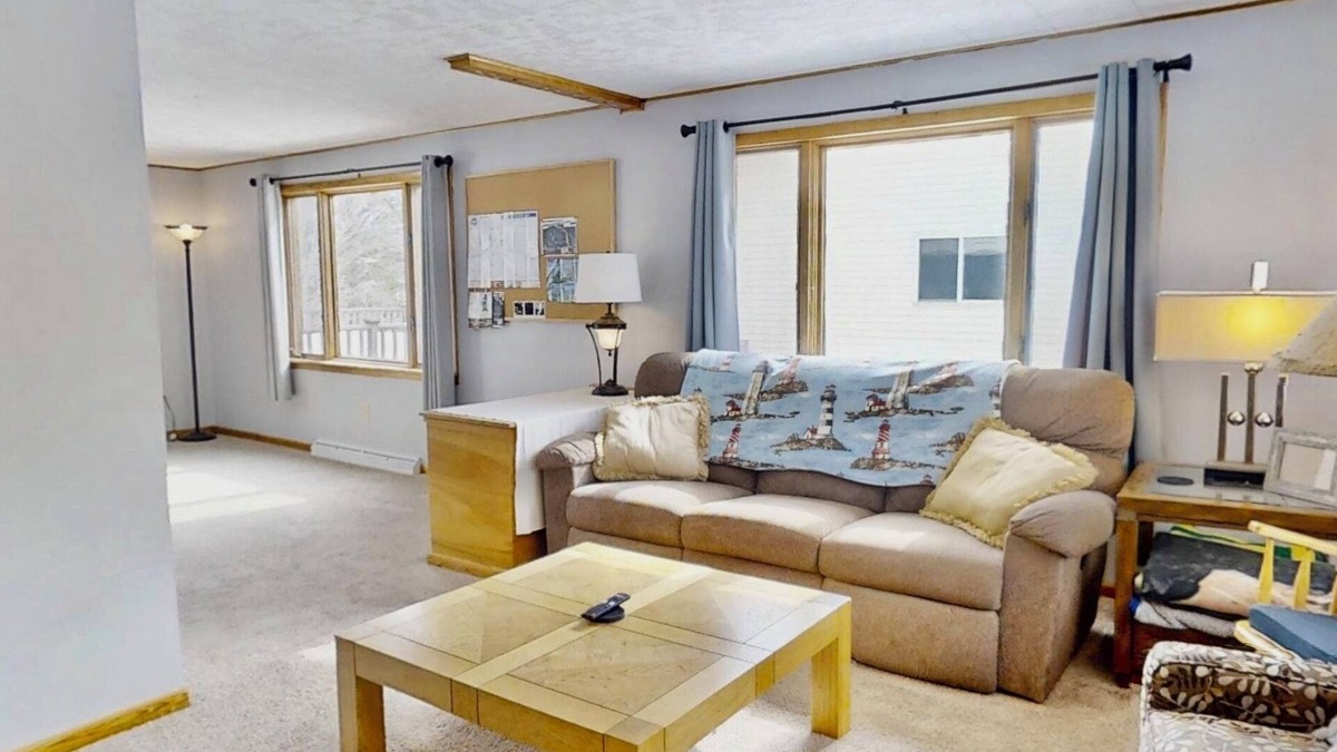 Lake Linden House | Charming 3-bedroom, 1 Murphy Bed in Hubbell AC, WiFi, Pinball, Trailside, Deck