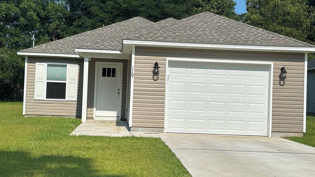 Crestview House | Charming 3-bedroom 2-bath new build in the heart of crestview