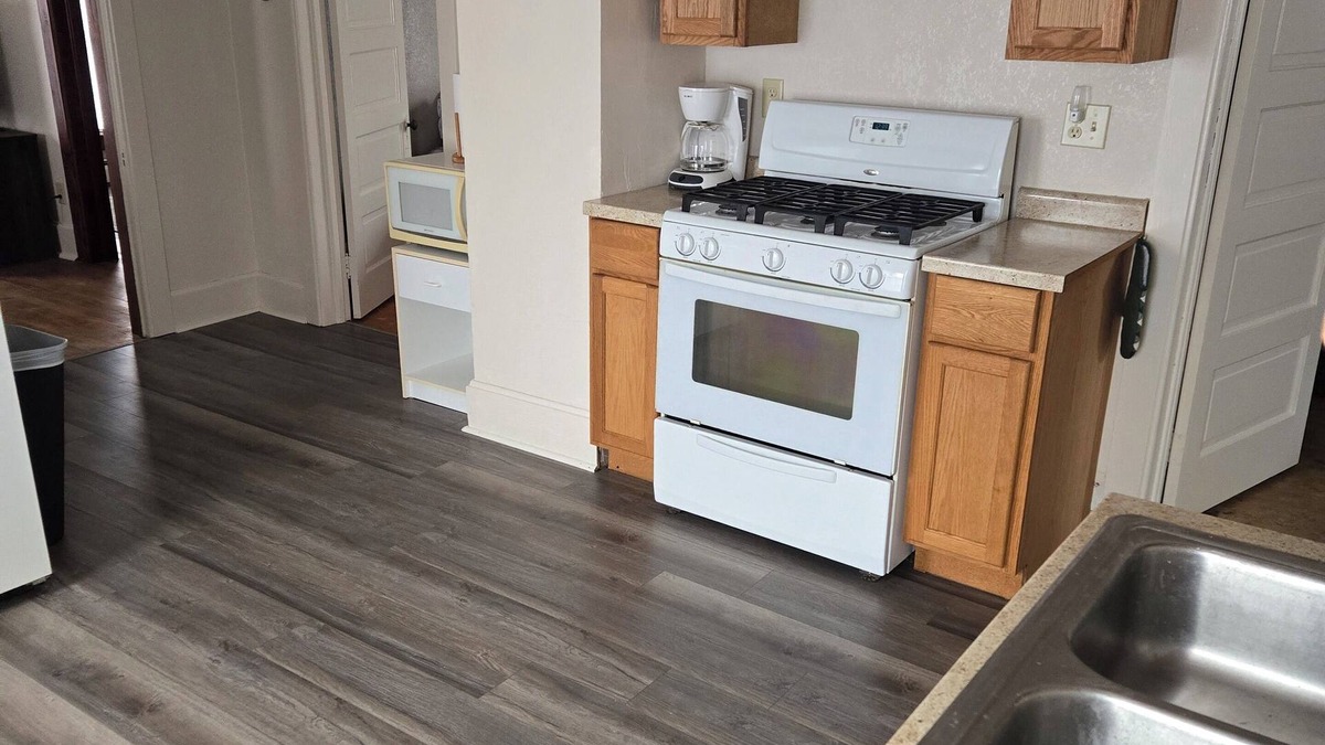 Bessemer Apartment | Charming 3-bedroom apartment with WiFi, AC in wonderful Bessemer