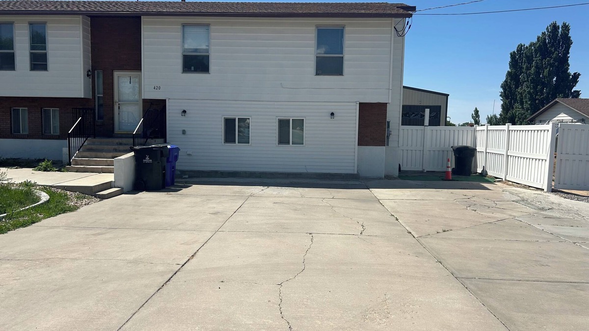 Syracuse House | Charming 3-bedroom apartment with WiFi, AC in Syracuse