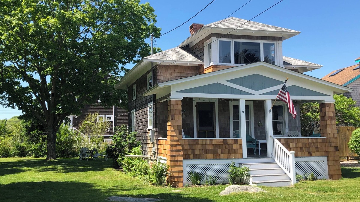 Groton Long Point Cottage | Charming 3-bedroom beach cottage on Groton Long Point with water views