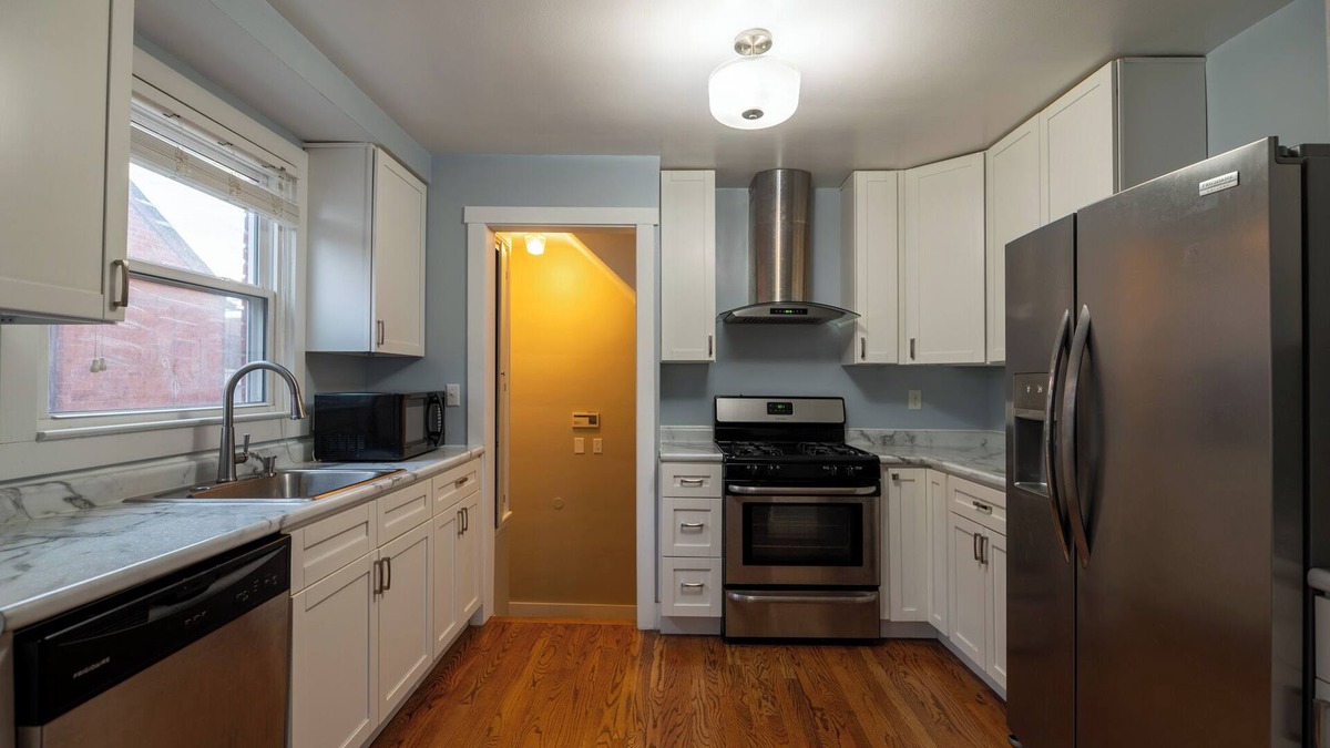 Redford House | Charming 3-bedroom bungalow with WiFi, AC in welcoming Redford