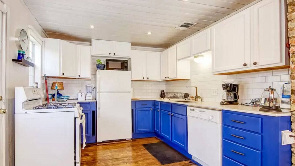 Chestnut House | Charming 3-bedroom Bungalow! Close to Downtown and UT - walkable to lots!