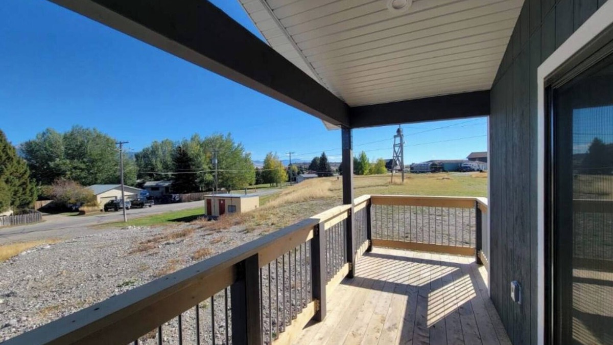 Ennis Cabin | Charming 3-bedroom cabin- minutes from downtown Ennis