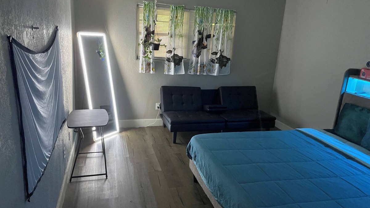 Woodward House | Charming 3-bedroom Chicken Cottage