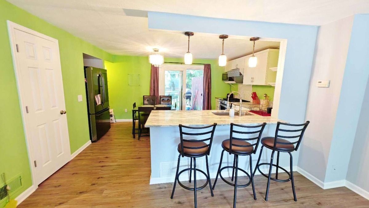 Rochester Condo | Charming 3-bedroom condo in beautiful Rochester with AC, WiFi
