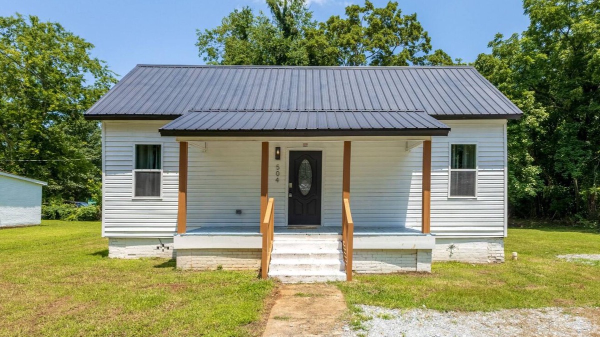 Athens Cottage | Charming 3-bedroom cottage with WiFi, AC in welcoming Athens