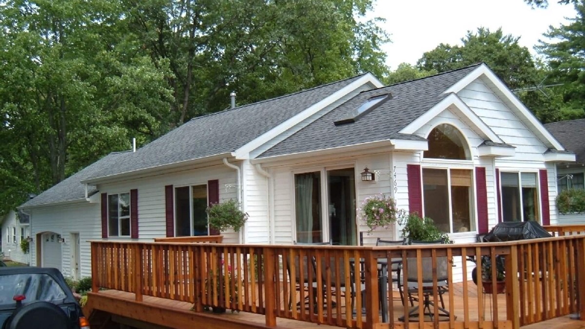 Newaygo Cottage | Charming 3 bedroom cottage between Croton & Hardy Dams with Dock available.