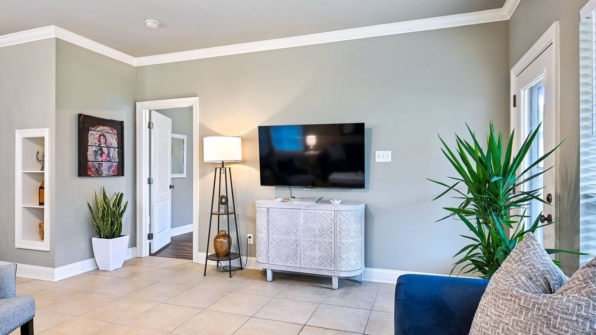 Covington House | Charming 3-bedroom GATED Garden Home with POOL