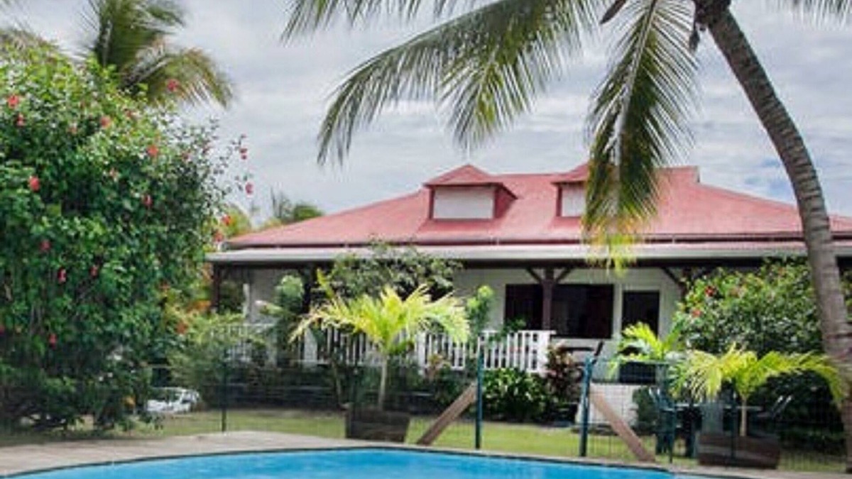 Sainte-Anne House | Charming 3 bedroom air-conditioned accommodation with private pool
