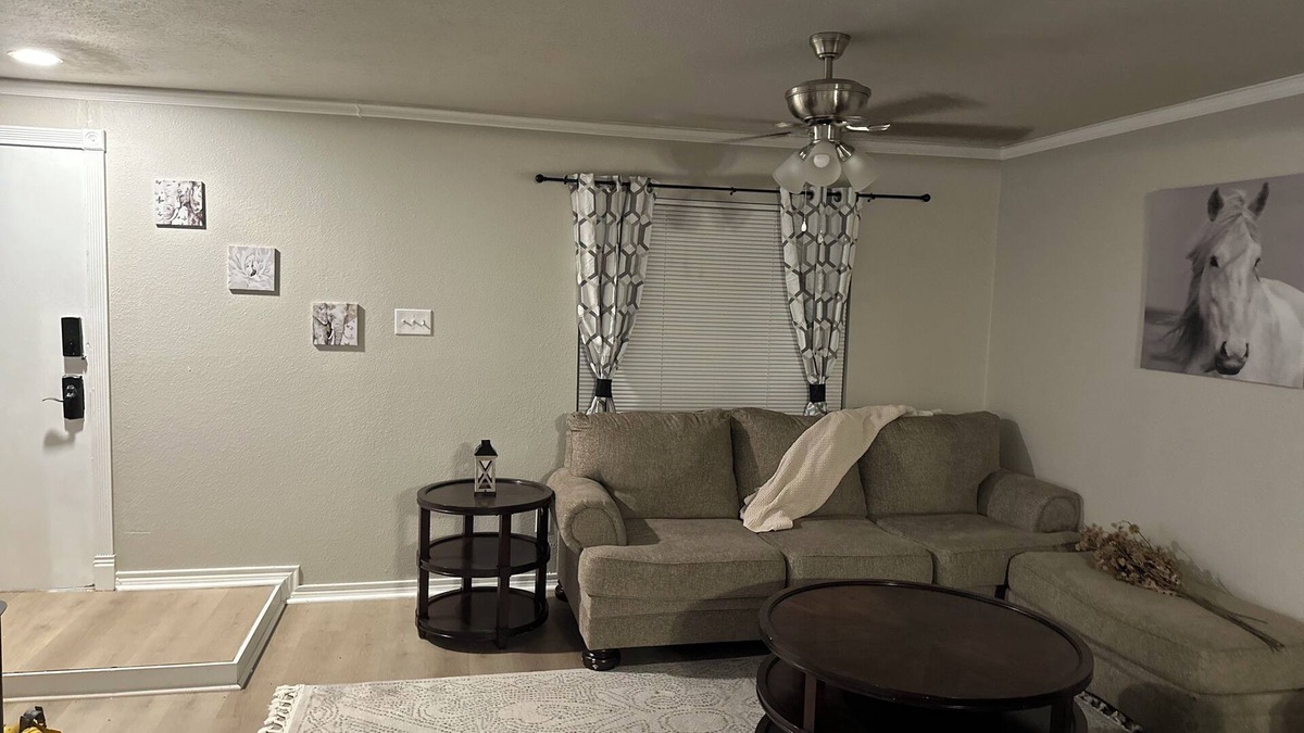 Original Town House | Charming 3-bedroom house in delightful Carrollton with pool & Hot Tub