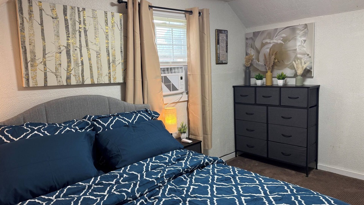 Clarksburg House | Charming 3-bedroom house plus bonus office/room in delightful Clarksburg with AC