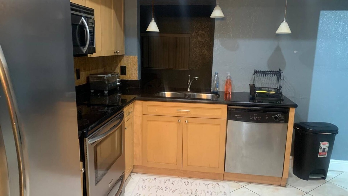 Lauderhill House | Charming 3-bedroom house with AC, WiFi in enjoyable Lauderhill