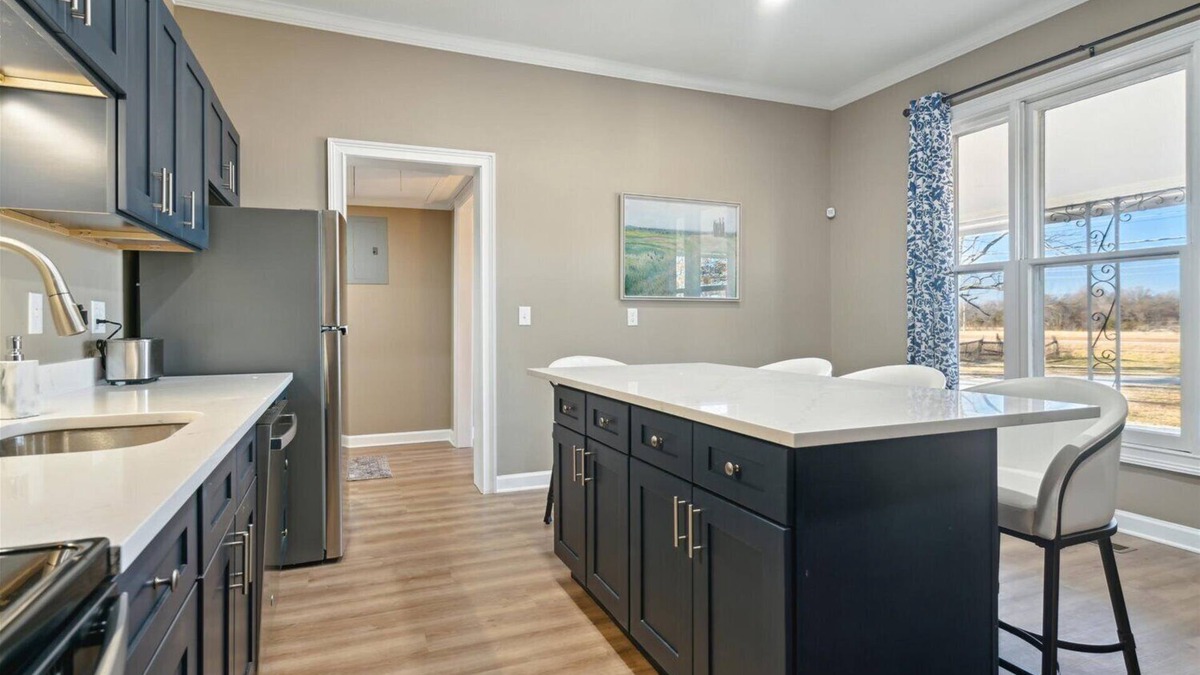 Somerville House | Charming 3-bedroom house in Somerville minutes from Blue Oval and Town Square!