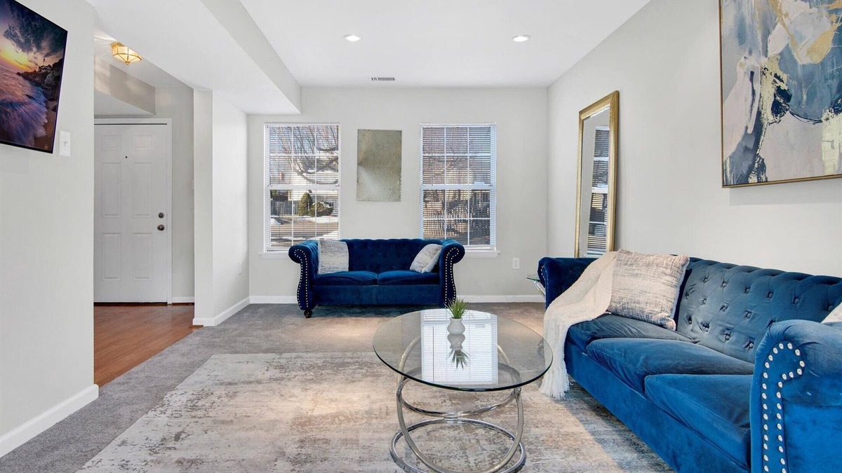 Dale City House | Charming 3-Bedroom House with Large Fenced Backyard & Prime Location