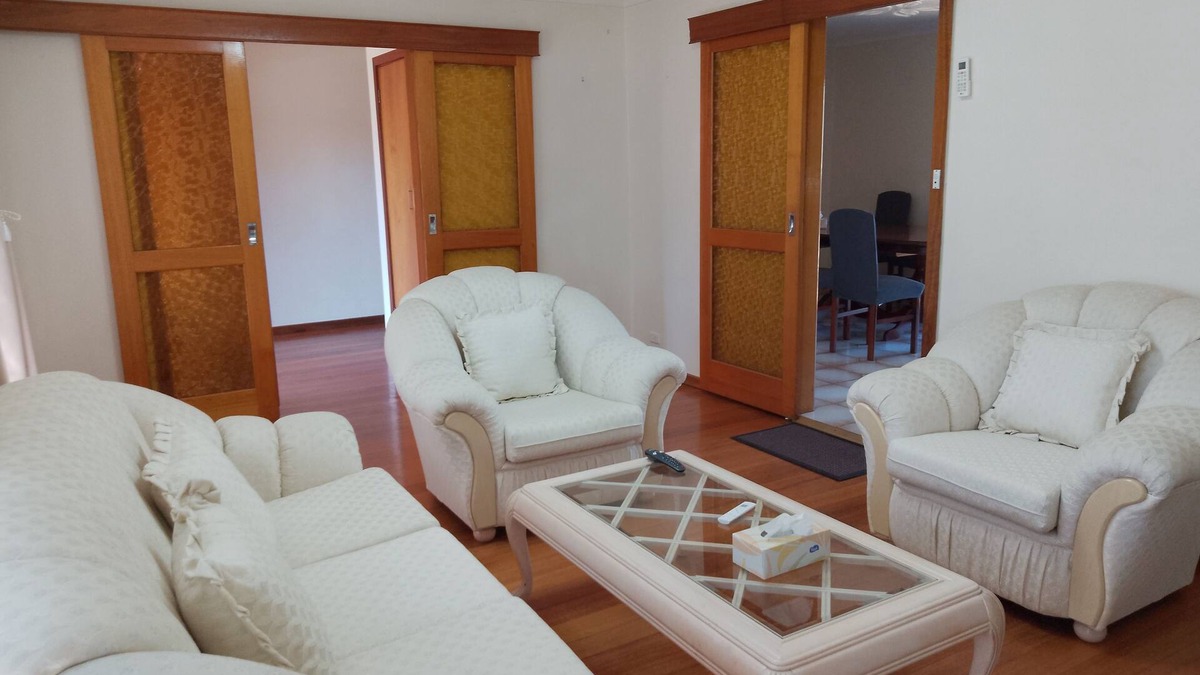 Werribee South House | Charming 3-Bedroom Holiday Home Near Tourist Attractions