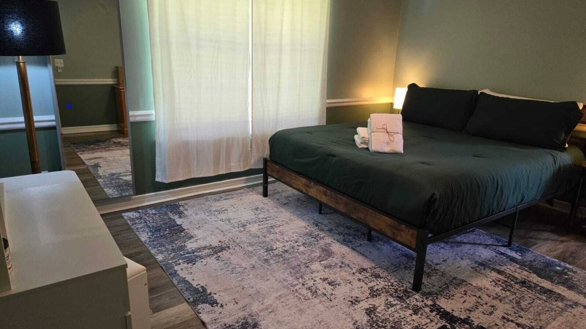 Crestview House | Charming 3-bedroom house with WiFi and AC a short drive from the beach!