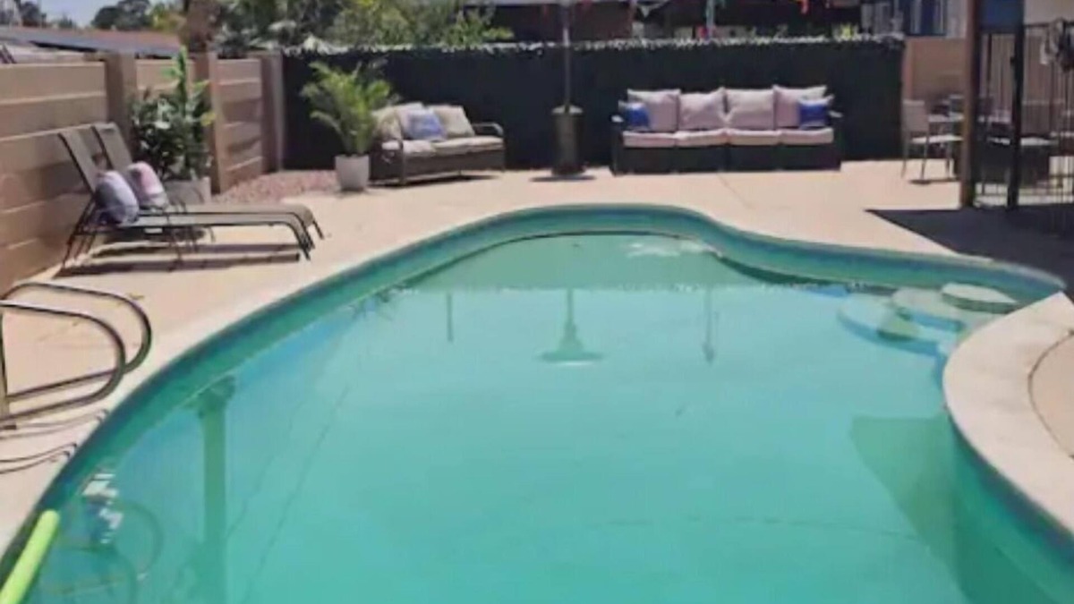 Downtown Las Vegas House | Charming 3-bedroom house with pool WiFi and AC in awesome Las Vegas. Enjoy