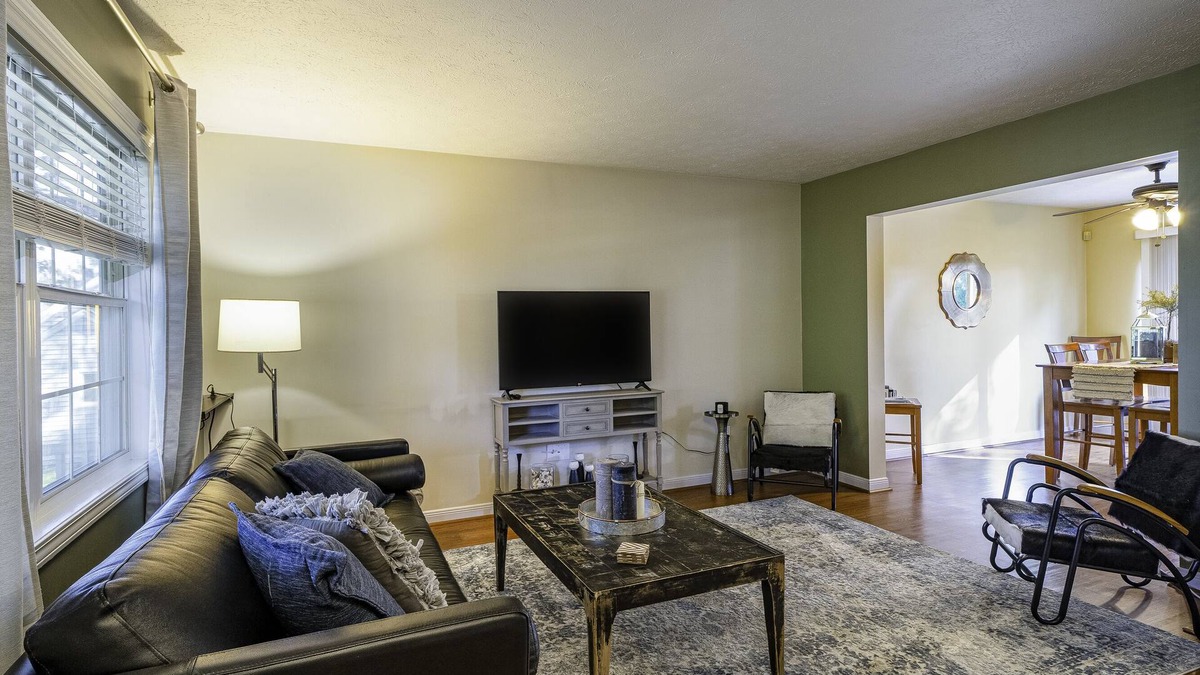 Brighton House | Charming 3-bedroom house in North Winton Village!