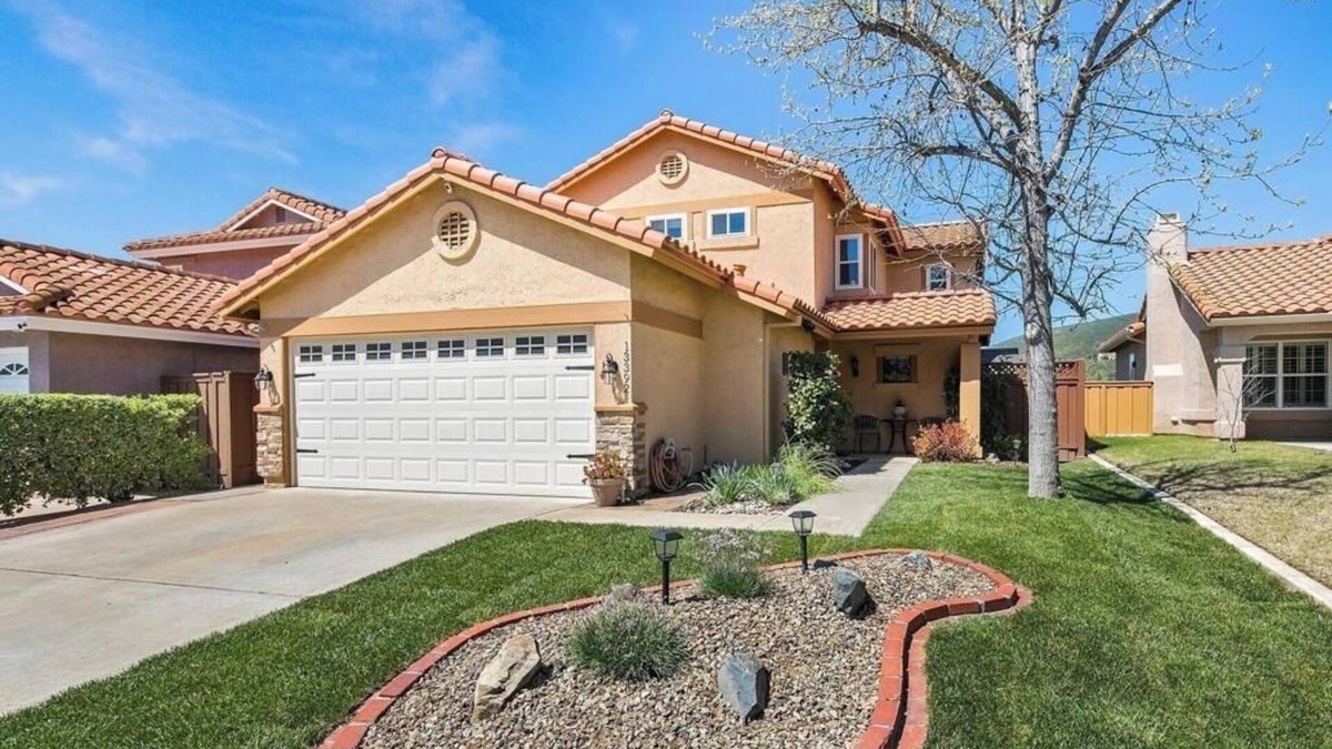 Sabre Springs House | Charming 3-bedroom house in San Diego with amazing views and private back yard