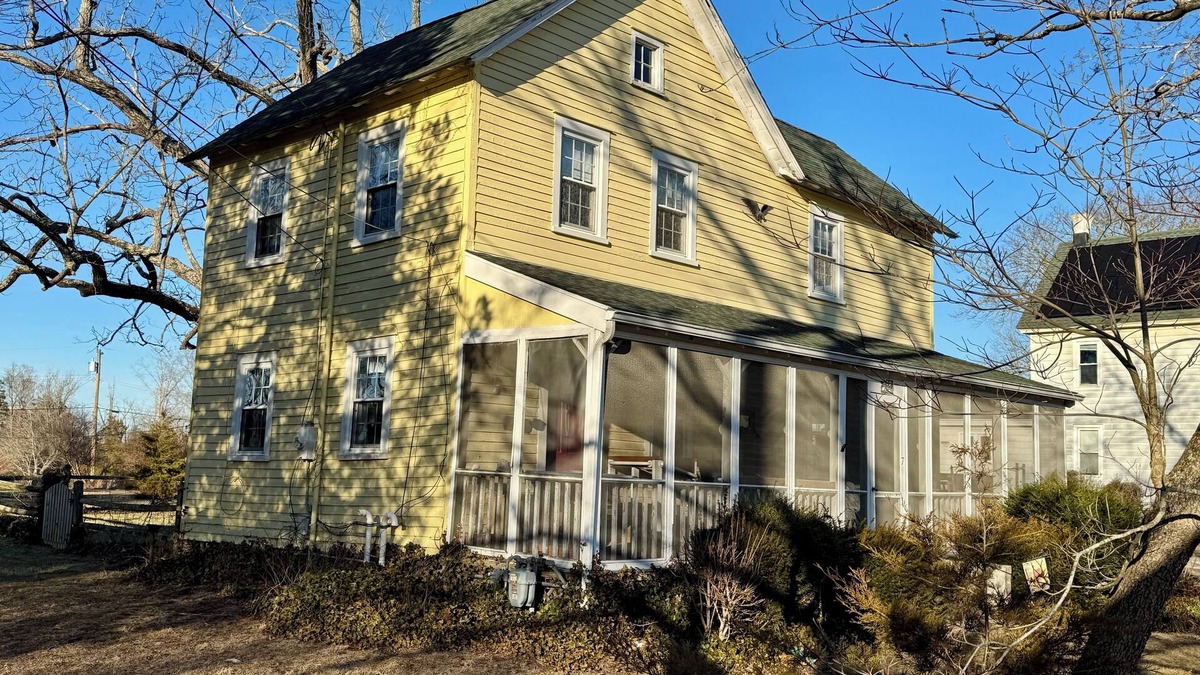 New Gretna House | Charming 3-bedroom house with fields, river views, near beaches & dog ready.