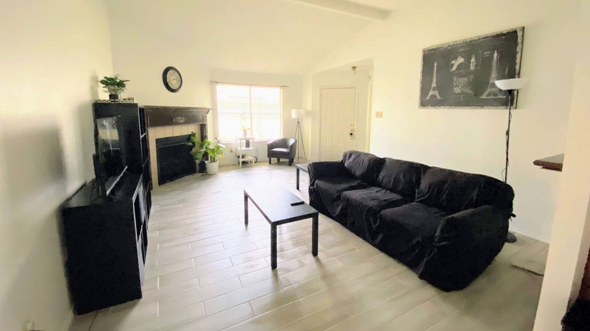 Milwood House | Charming 3 bedroom home with fireplace - 10 min from The Domain